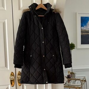 Banana Republic quilted jacket,hooded parka style with a faux fur trim M
